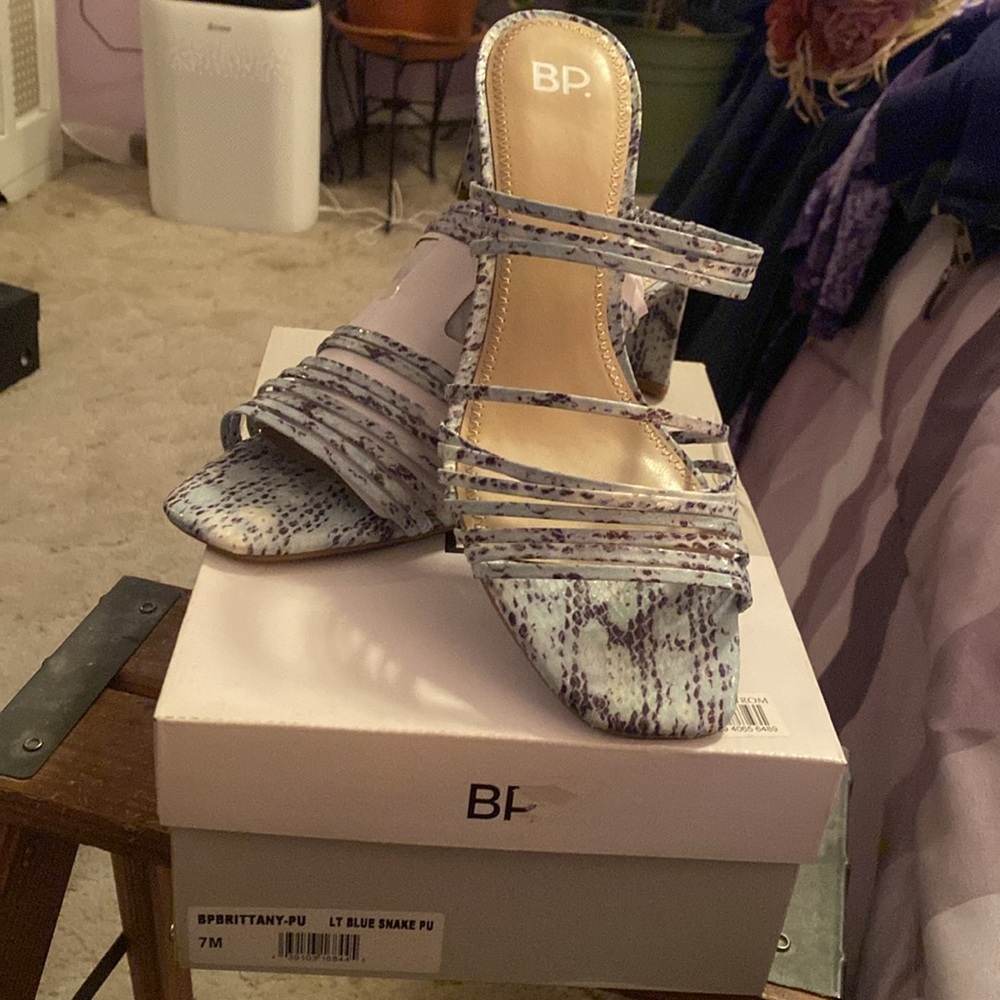 B P Sandal View 3